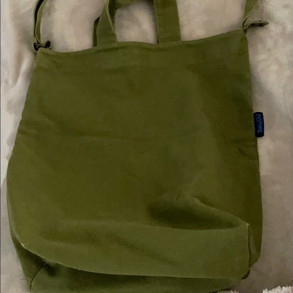 Olive green canvas duck bag from Baggu.